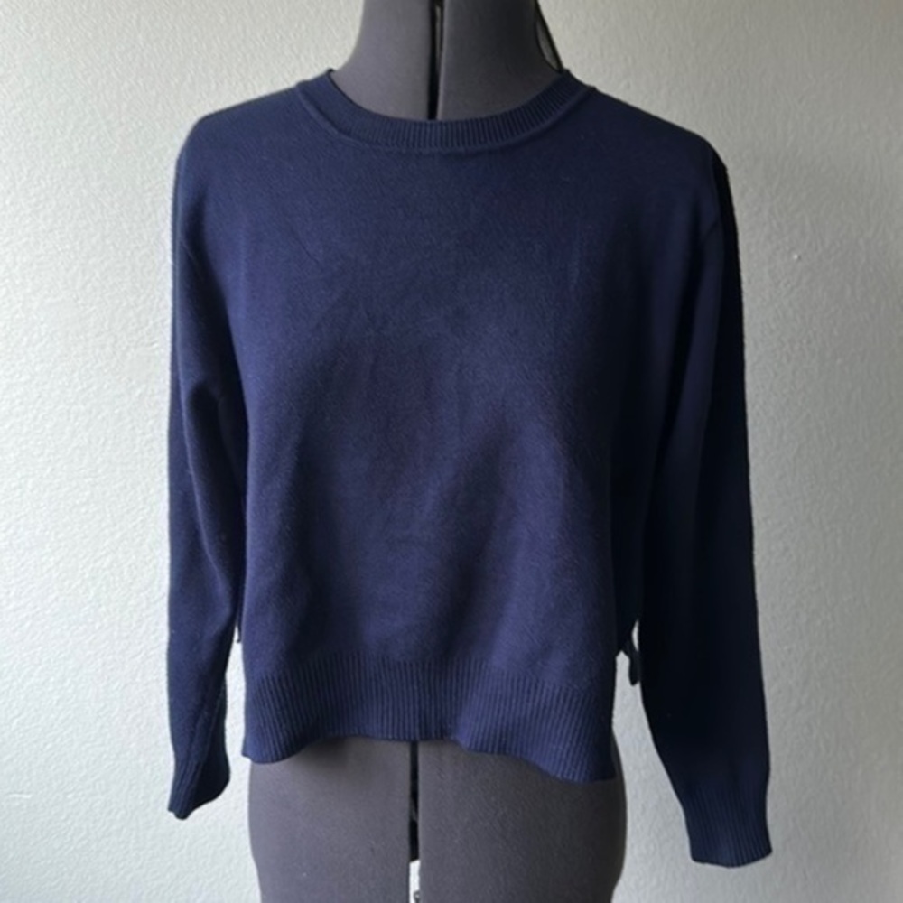 Semir sweater size Medium open back and cut outs softgirl style navy